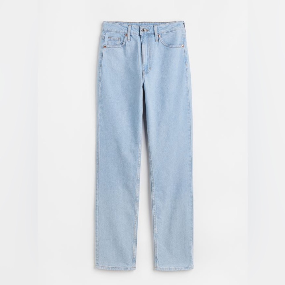 baggy, low waisted blue jeans
